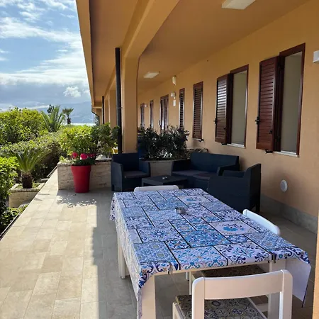 Apartment Sea View *